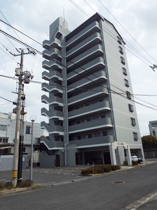 フルーベ岩国 ７０２号室（1K）
